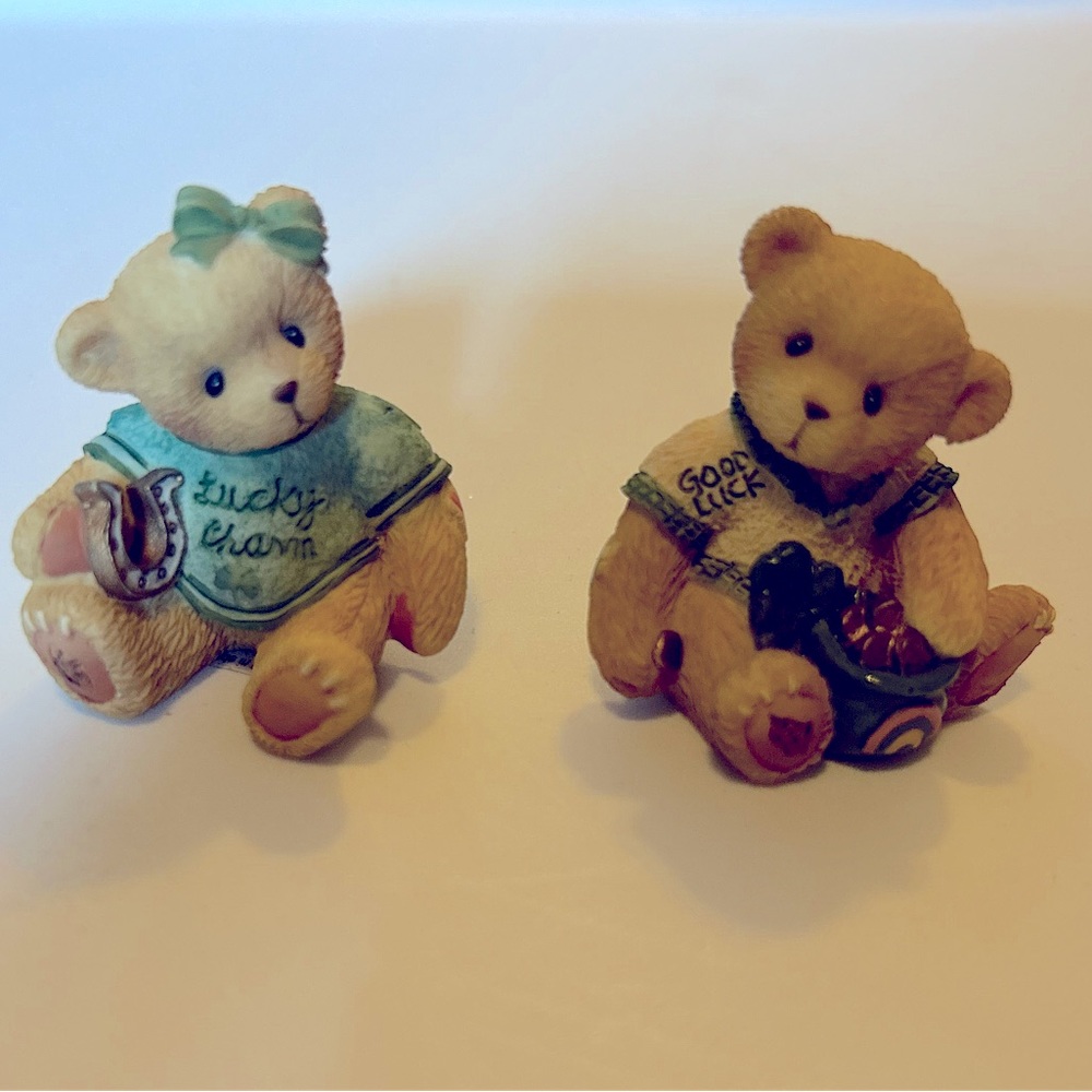 Cherished Teddies: Paws for Luck